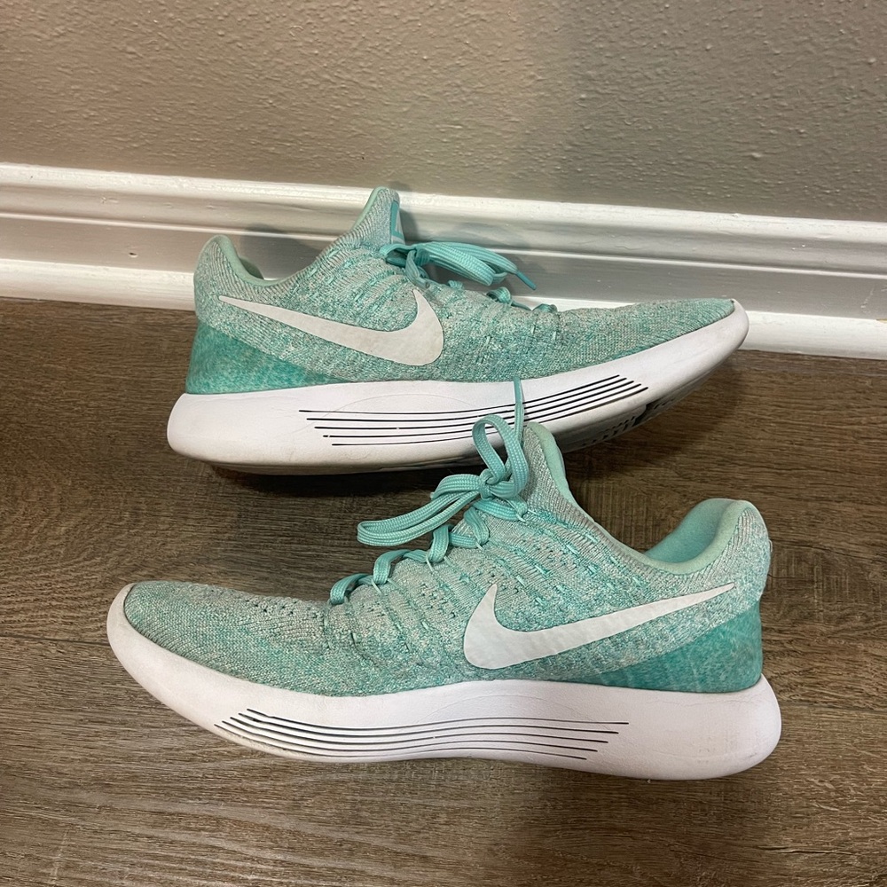 Nike Free Light Knot Shoes Women’s 9
